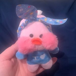 Duck keychain plushie ever 💓